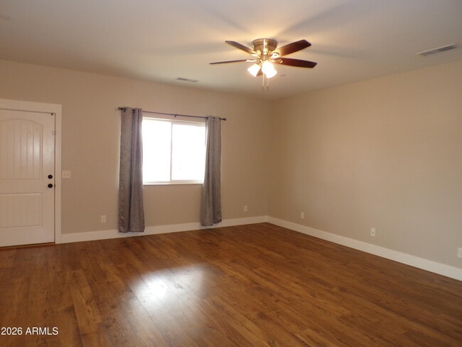 Foto del edificio - 1323 E Graham St