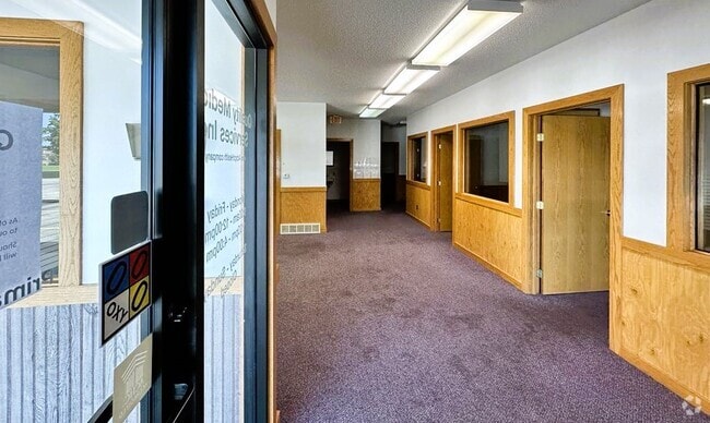 Building Photo - 332 E Ridgeway Ave