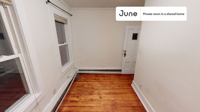 Foto del edificio - Private bedroom in 4 bed/2 bath Home