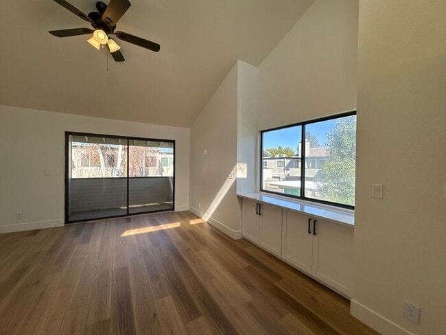 Foto del edificio - Newly Remodeled Studio in Sparks! Availabl...