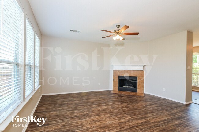 Foto del edificio - 9921 Shelburne Rd