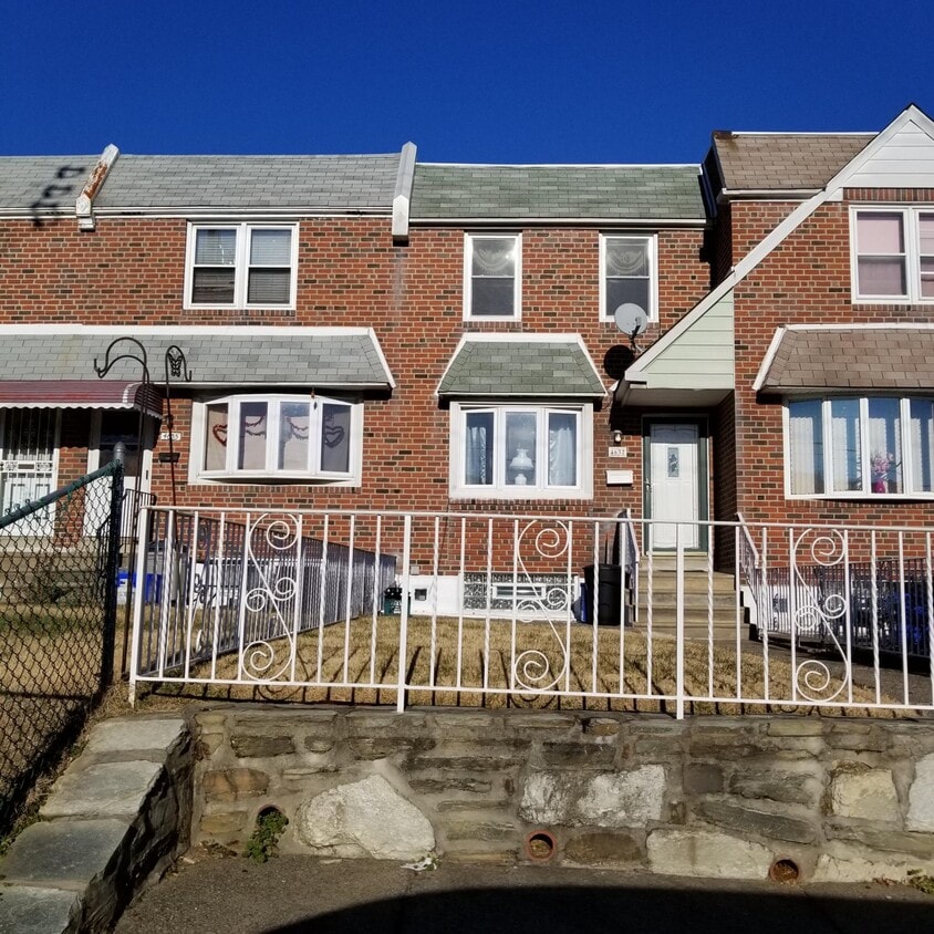 4637 Strahle St, Philadelphia, PA 19136 Townhome Rentals in