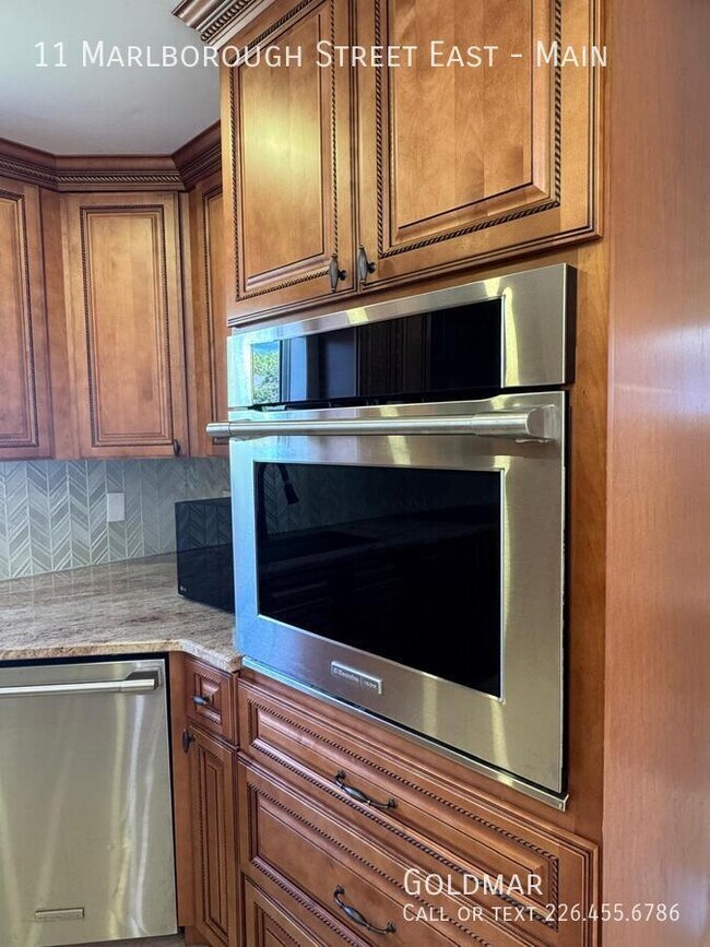 Building Photo - Looking for a home with an entertainers ki...