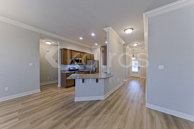 Building Photo - 3207 Rosehill Dr.