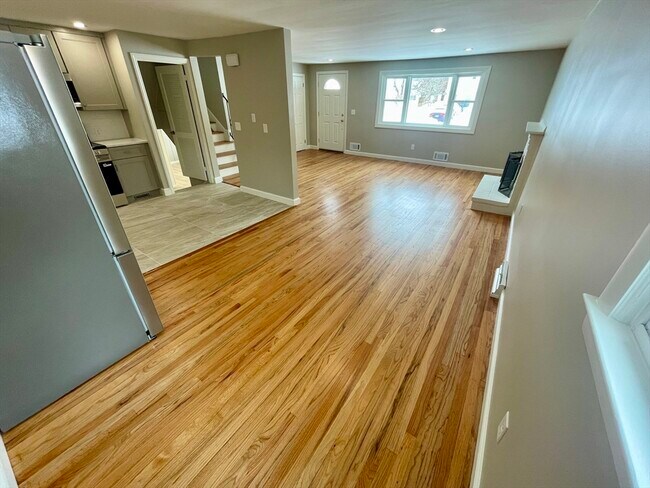 Foto del edificio - 34 Foster Dr