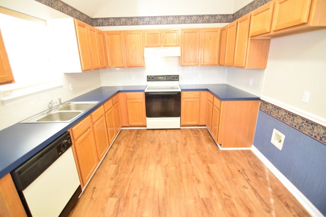 Building Photo - 2007 Stratford Dr