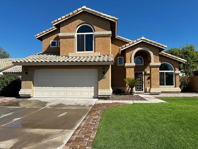 Building Photo - BEAUTIFULLY REMODELED 4 BEDROOM 2.5 BATHRO...