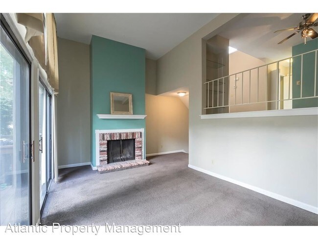 Building Photo - 1140 Riverbend Club Dr SE