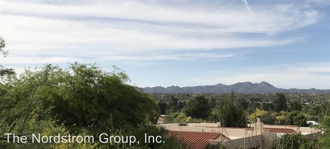 Foto del edificio - 2 br, 2 bath House - 233 E Southern Pines