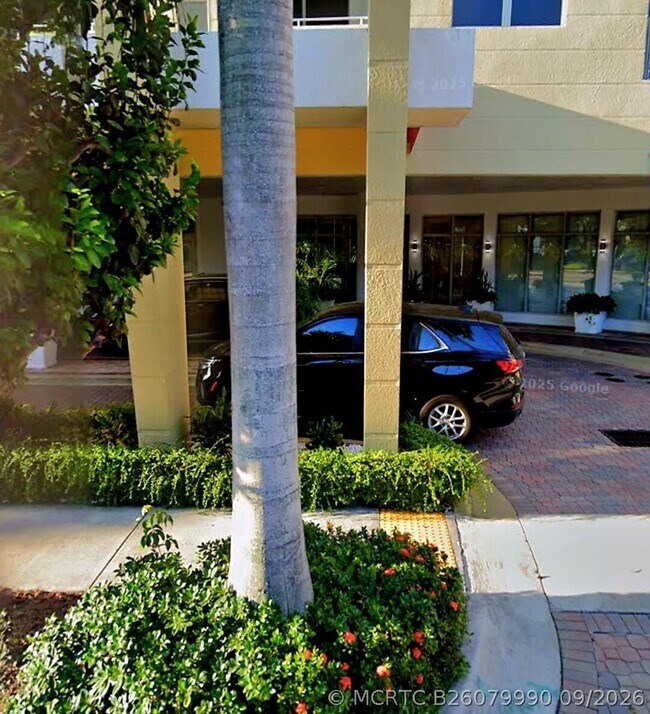 Building Photo - 1830 Radius Dr