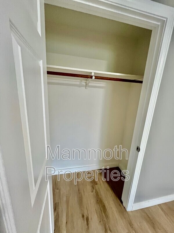 Building Photo - 9 Emerald Dr