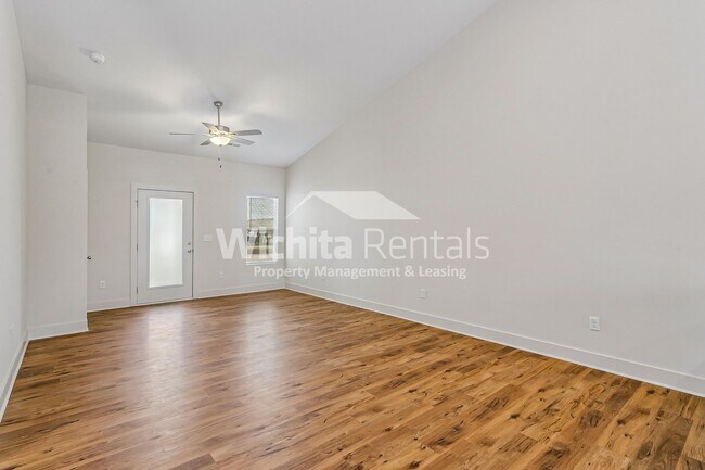 Foto del edificio - 12868-12868 W Wheatland Ct