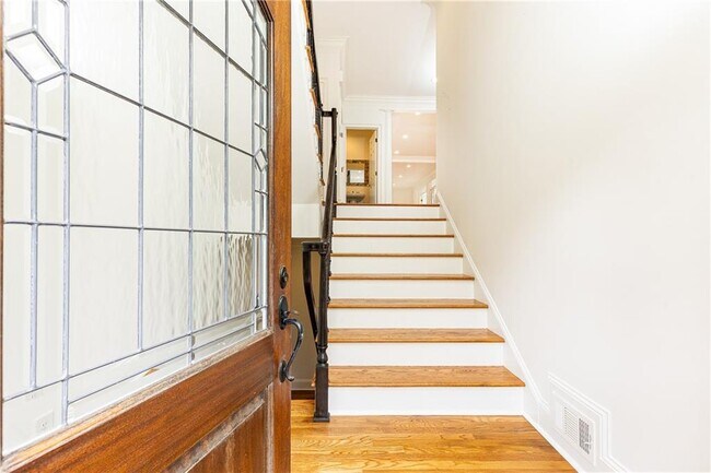 Foto del edificio - 3685 Peachtree Rd NE