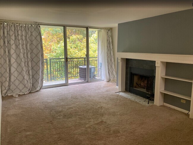 Foto del edificio - 1811 Four Lakes Ave