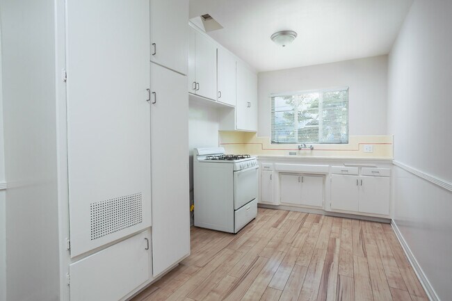 Building Photo - 12107 Emelita St