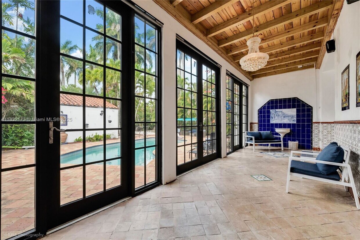 Foto principal - 1694 Granada Blvd