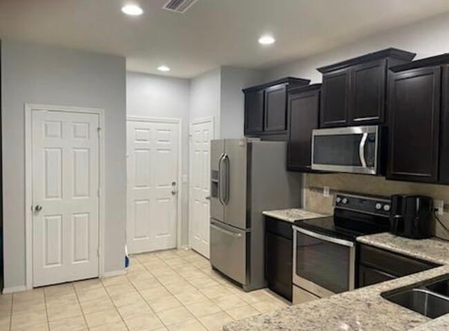 Building Photo - 8744 Turnstone Haven Pl