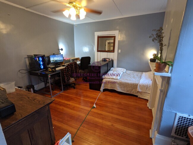 Foto del edificio - 102 Inman St