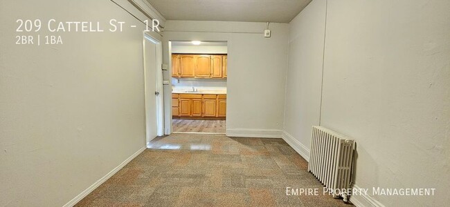 Building Photo - Available February 1st! 1st Floor: 2 Bedro...