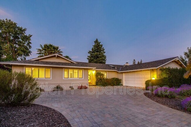 Building Photo - 491 Guadalupe Dr.
