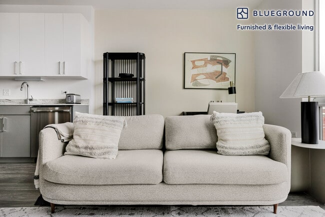 Foto del edificio - 2340 N California Ave