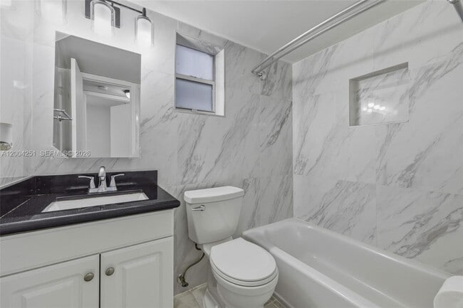 Building Photo - 140 NW 14th Ave