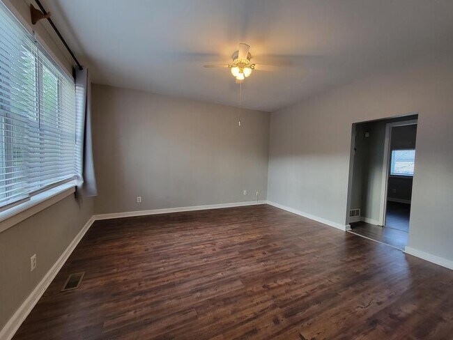 Foto del edificio - 2276 Blendon Pl