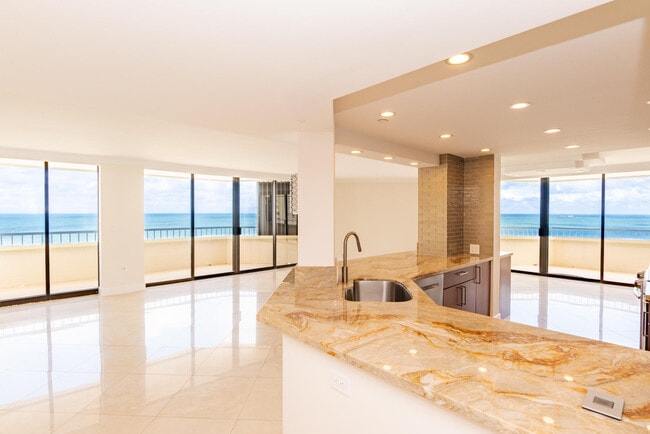 Building Photo - 5070 N Ocean Dr