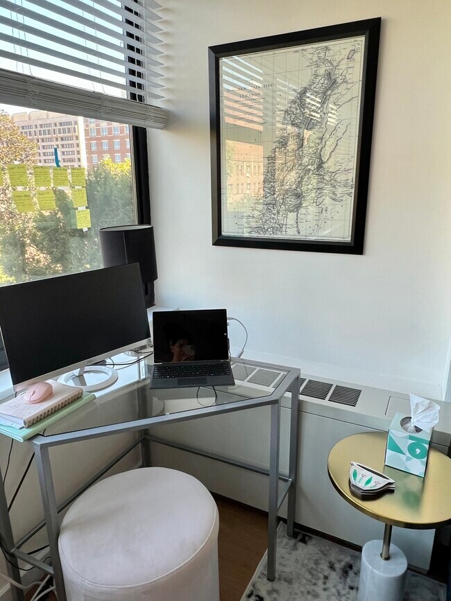 Foto del edificio - 2030 F St NW