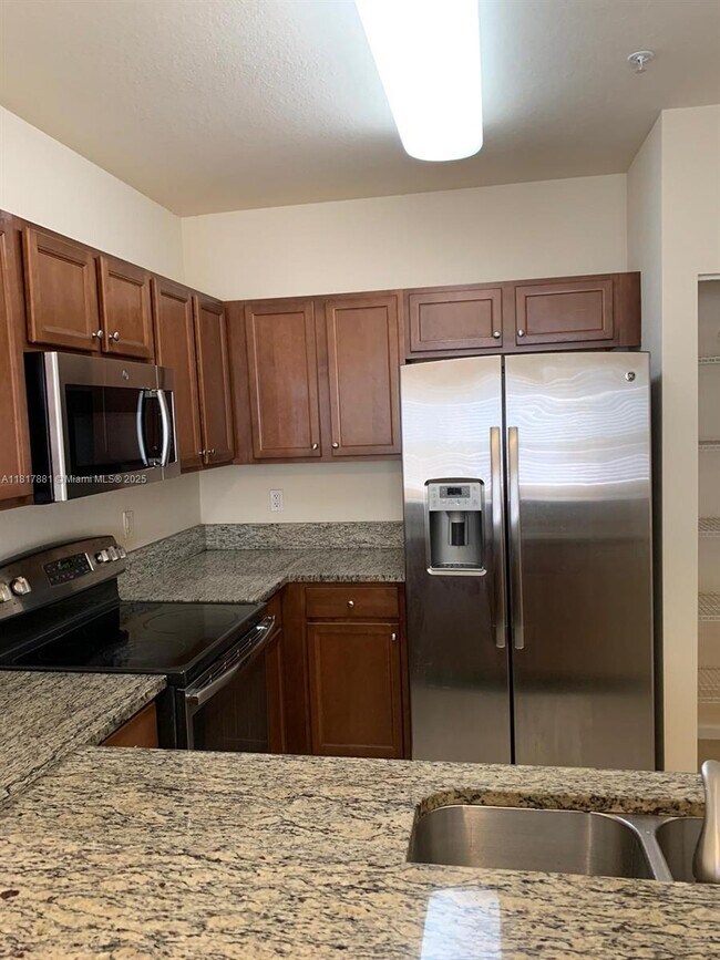 Foto del edificio - 8960 NW 97th Ave