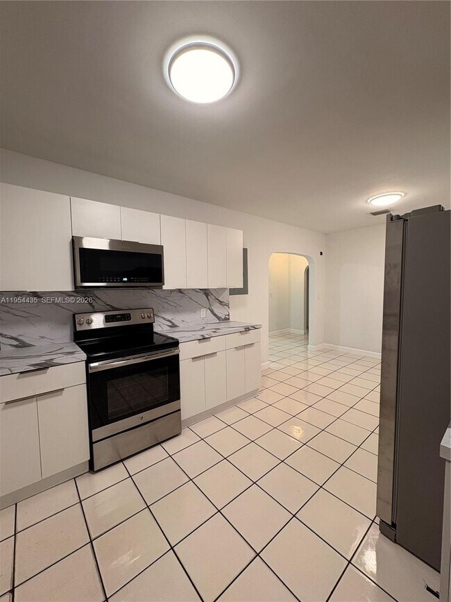 Foto del edificio - 2390 NW 30th St