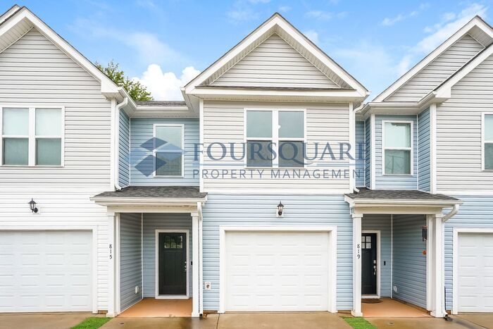 Primary Photo - Townhome | Back Patio | Single -Car Garage...
