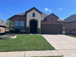 Building Photo - 2909 Llano Dr
