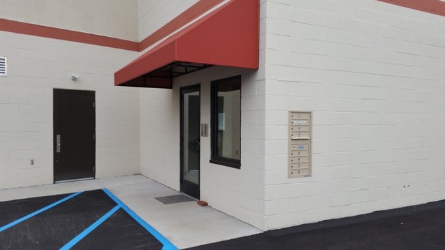Rear Entrance/Mail - 783 Wyoming Ave