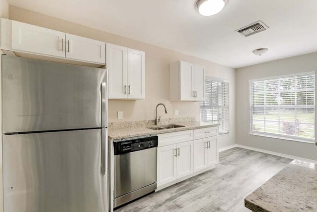 Building Photo - 1056 Malletwood Dr