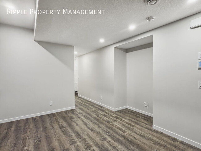 Photo du bâtiment - 50% OFF YOUR FIRST MONTHS RENT! AMAZING 1 ...