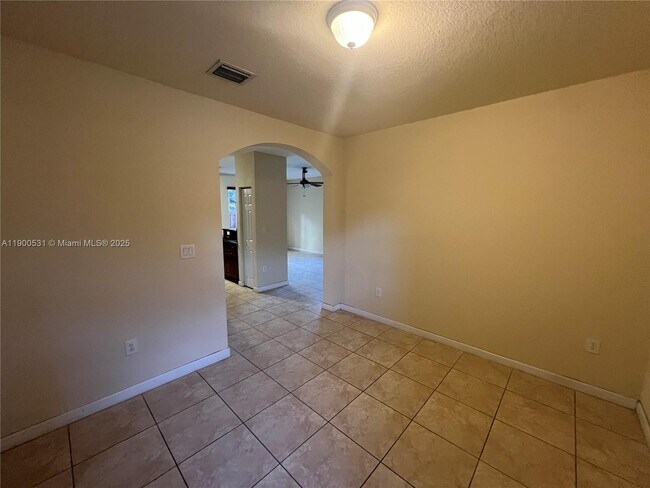 Foto del edificio - 9217 SW 227th St