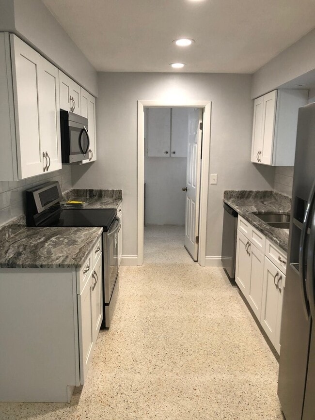 Building Photo - 5242 20th Ave N