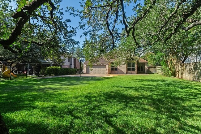 Building Photo - 9306 Scenic Bluff Dr