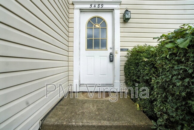 Photo - 5489 Glenville Cir House