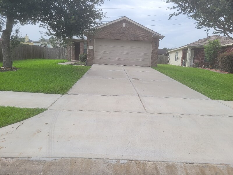 Photo - 7907 Crescent Village Ln