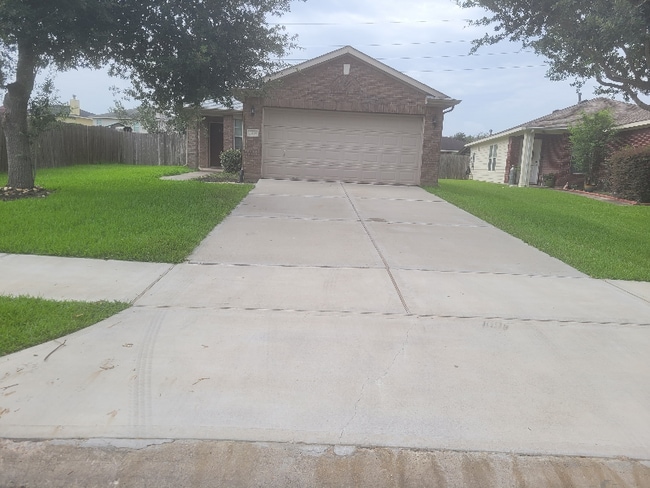 Building Photo - 7907 Crescent Village Ln