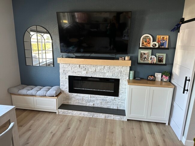 Foto del edificio - 11916 Barrett St