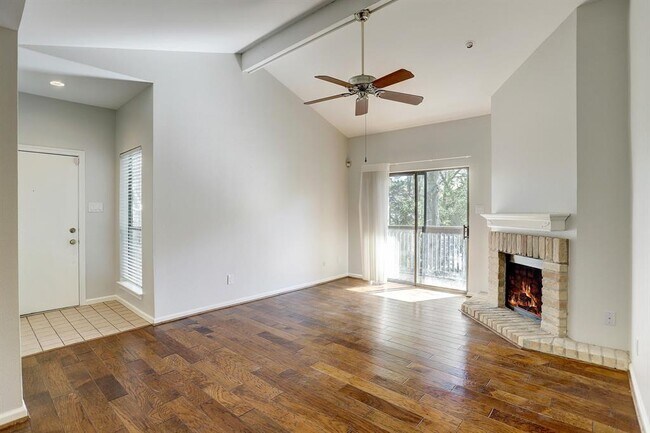 Building Photo - 11711 Memorial Dr