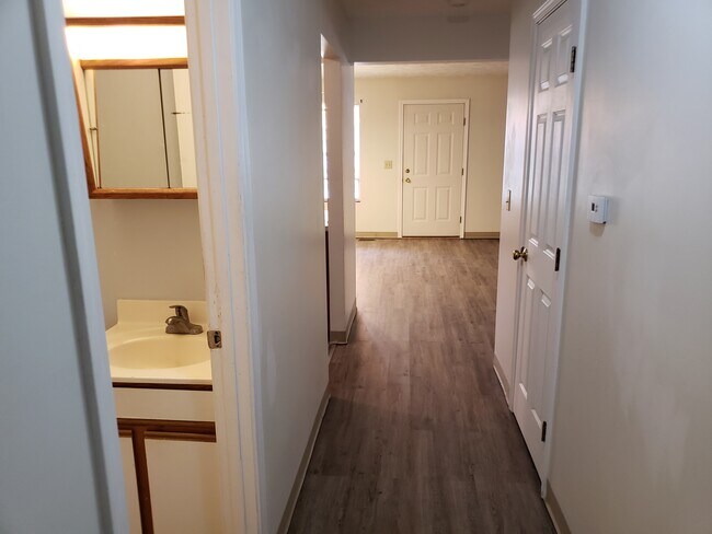 Building Photo - 304 College Park Dr
