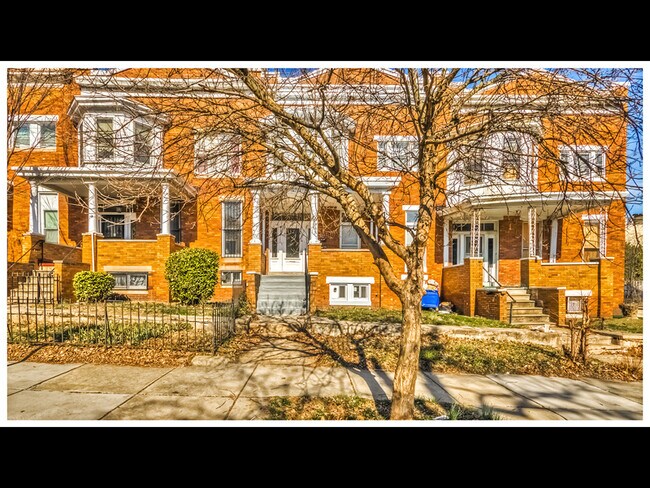 Foto del edificio - 810 Brooks Ln