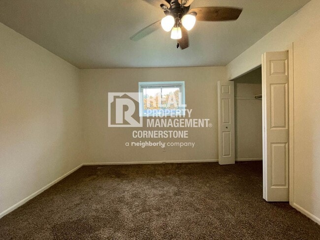 Building Photo - Move In Ready Townhome