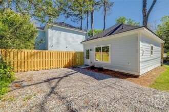 Building Photo - 1619 Le Grand St