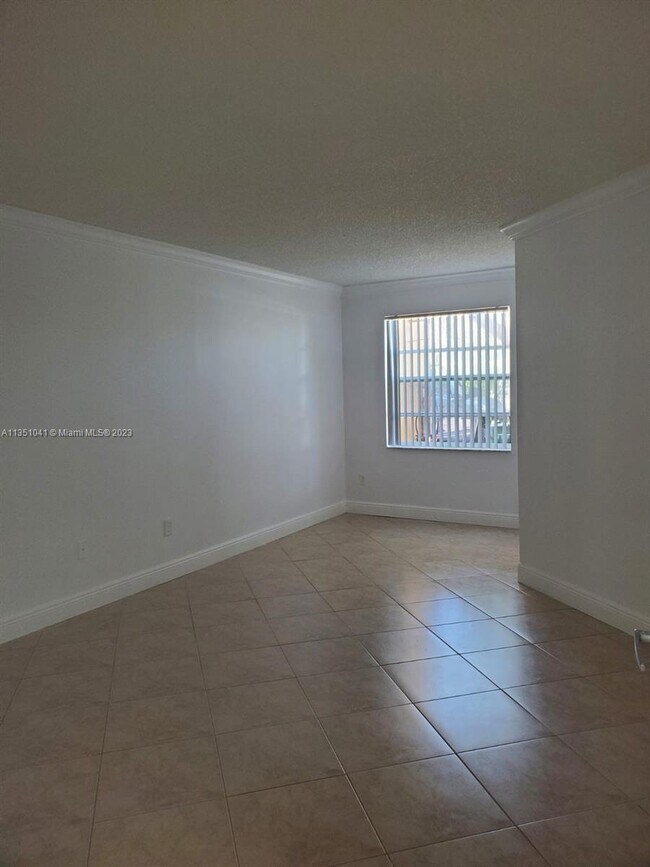 Building Photo - 165 NW 96th Terrace