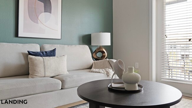 Building Photo - 215 Hunters Lk Wy